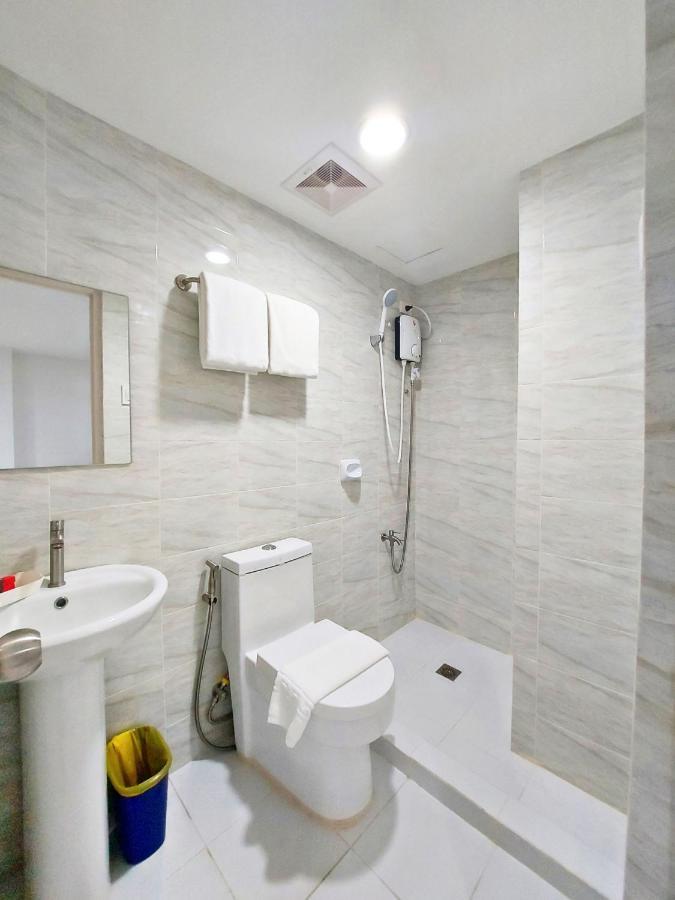Airobedz Mckinley - Near Sm Aura Hotel Manila Bagian luar foto